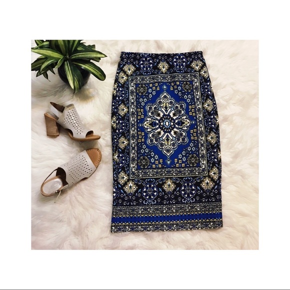 carmen Dresses & Skirts - Carmen midi stretch skirt